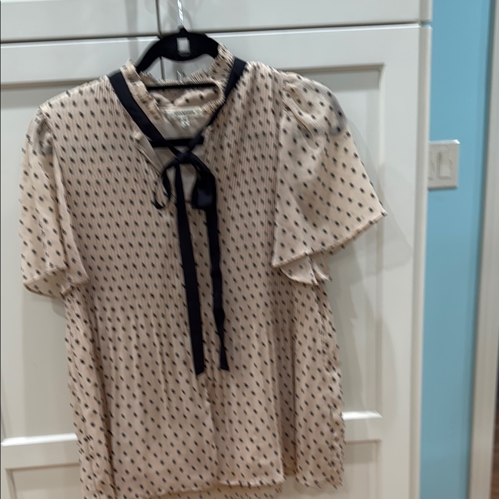 Max Studio Cream and Black Flutter Sleeve Blouse with Tie Front